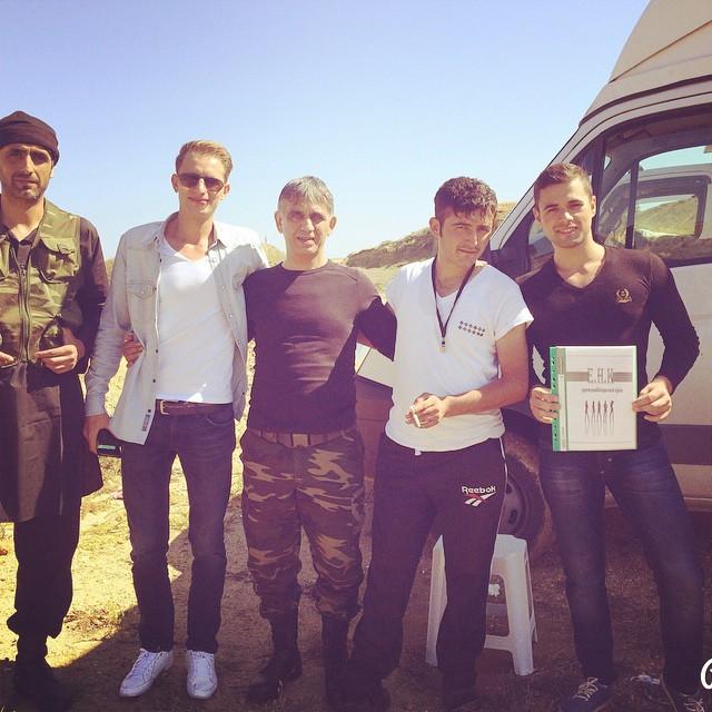 ByYtIZHCEAACkxf.jpg:large