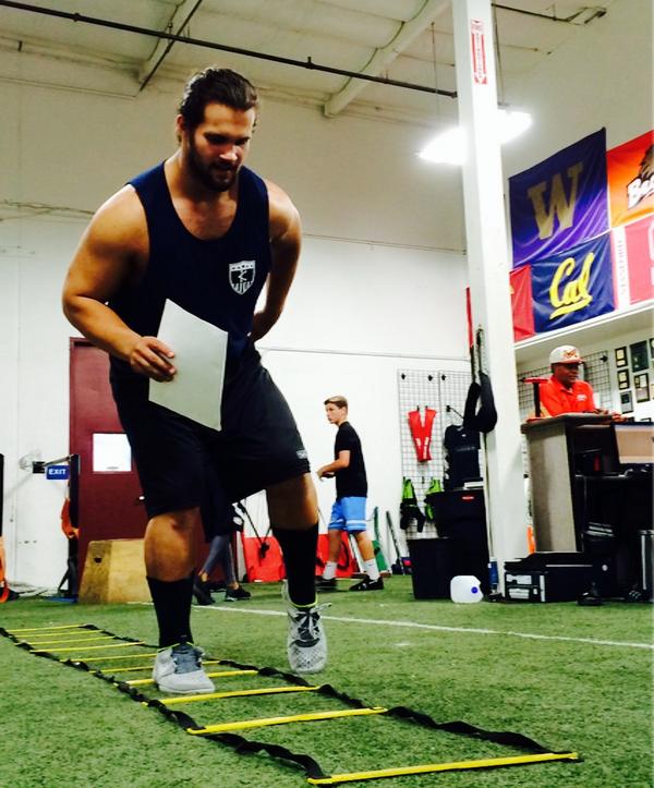 calstrength's tweet image. We use the speed ladder for agility, coordination, &amp;amp; dynamic balance. Try it for a dynamic warmup. #stepyogameup