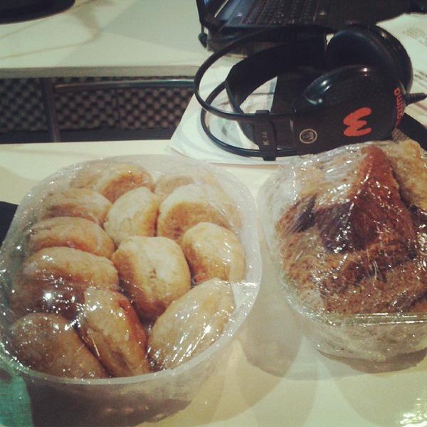 LaMaxMaxima's tweet photo. Gracias a Leandro Friedman de la Sociedad Israelita por el regalo. #Bunker @Bunkermaxima @GilbertFariasDJ http://t.co/RuwsMGYOm7