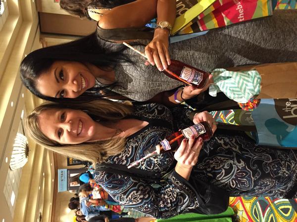 onli_beverages's tweet photo. Onli at @MomBabyBeyond #UltimateMomsNightOut! Cheers to all the #Moms (and #Dads) who made it out to see us on Tues! http://t.co/DlVJ05Ur4o