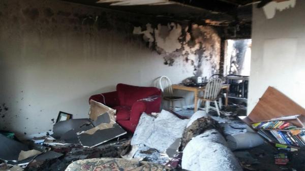 RedCrossNTX's tweet photo. Our teams are helping 10 families after a major fire in FW today. Photos tell the story. #dfwfire http://t.co/1Vh8y0C1yZ