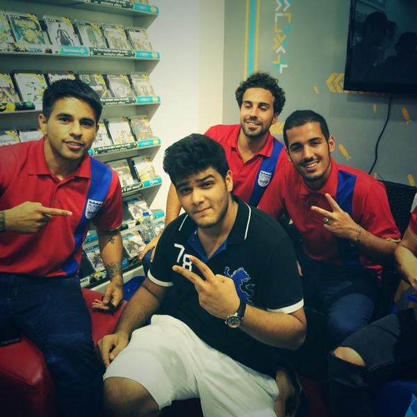 armaan21ajani's tweet photo. @Game4uNinja Hell yeah ! #MumbaiCityFC #Game4U #Fifa15 #ISL #midnightlaunch ! http://t.co/WGdMZt4k21