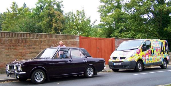 AAPresident's tweet photo. John's #AAhippyvan rescues a beautiful 64 Cortina http://t.co/IjlSwm7hoV