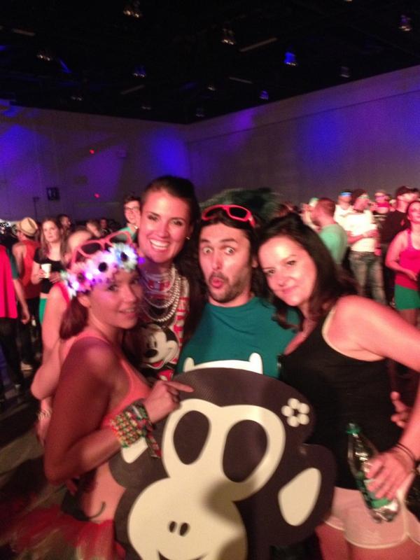 Fkasia77's tweet photo. #TBT #Arrival2014 to twerking with @MonkeyTwerk so fun meeting such talented DJs @Jenesse7 @BlueprintAB 😜😉😜😉 http://t.co/UZk4MIlIEx