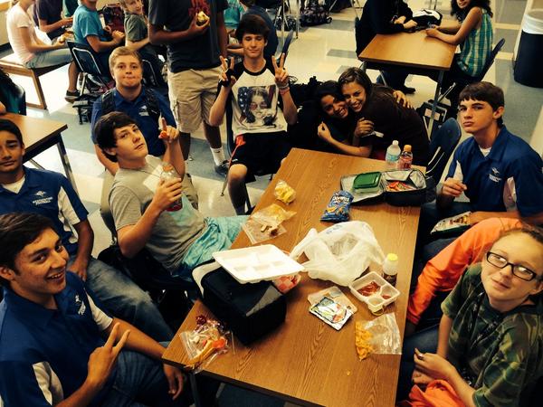 roospanish's tweet photo. Rockin' mega lunch @WHSGrassBurrNGC! #roopride @weatherfordisd http://t.co/Mx3bAwNUcI