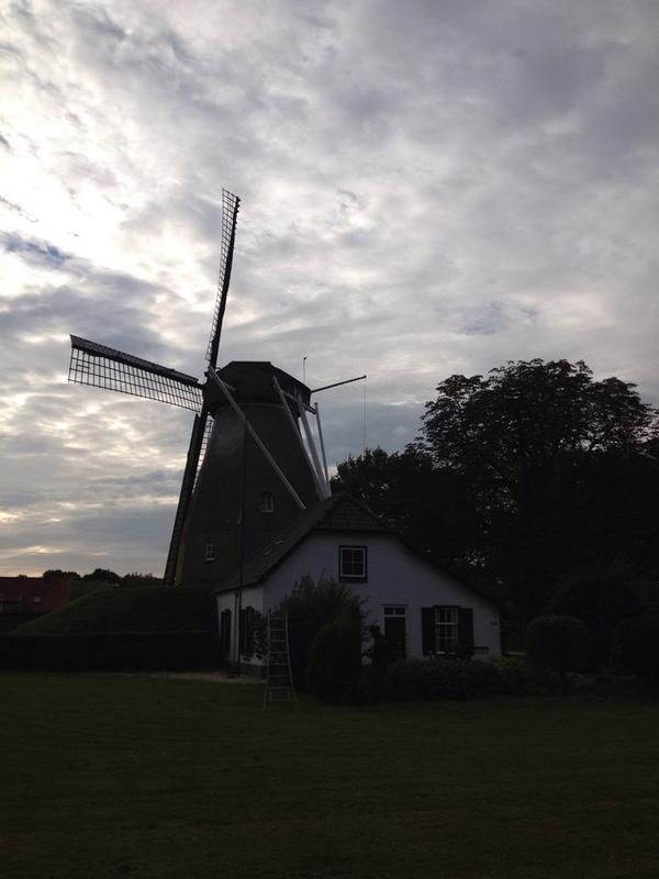 suchprettyeyes's tweet image. Genuinely most exciting sights so far: old windmill near hotel; awesome offshore wind near airport! #cobwebfp7 #dutch