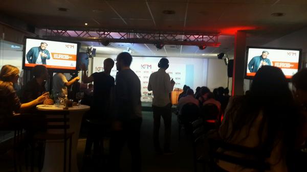 lesliedaniels's tweet photo. "@Lor_M: Lets get this party started !!! @945Kfm  @lesliedaniels @JudyLeo1307 #kfmlive ;) http://t.co/JbHnG7VHDs"
