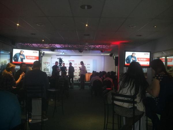 lesliedaniels's tweet photo. In studio with @945Kfm waiting for Gangs of Ballet to perform #kfmlive http://t.co/7e2M09gUDp