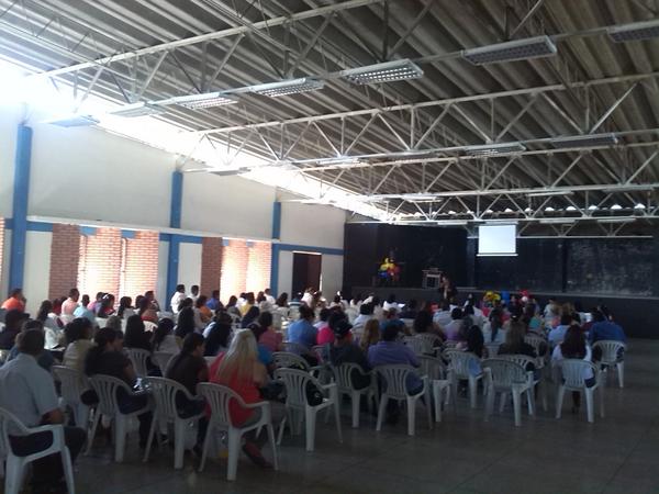 #MaduroSigueElCaminoDeChavez
y #DemocraticemosLaONU <a href="/NicolasMaduro/">Nicolás Maduro</a> <a href="/HectoRodriguez/">Héctor Rodríguez C.</a> <a href="/Analealzona/">Ana Leal Cárdenas</a> Jornada Zona Frontera