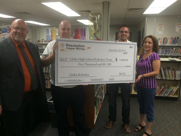 resolutioncu's tweet photo. Resolution Copper Mining is proud to support the Globe High School Robotics Team! #GlobeHighschool #robotics http://t.co/TFhGhPp7p3