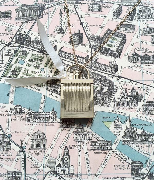 lappartdesign's tweet photo. New in ! Chloé Love Story - Collier &amp; pouches by http://t.co/CXt59AfBl3 http://t.co/wzdn6pZyTV