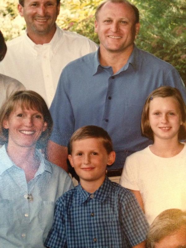 CassSeivert's tweet photo. @connman0 tbt to the good days before #laurenpuppyblue and #lololovesdogs http://t.co/BdZNn8JxOh