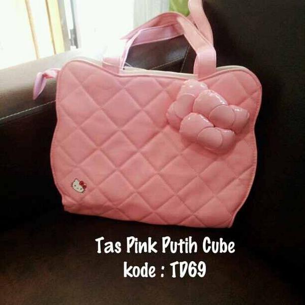 TokoCherishImut's tweet image. Tas tangan Hello Kitty Murah Grosir Ecer 92rb min 3, @ 99rb kl 1 #suplierhellokitty #hellokittymurah #tashellokitty