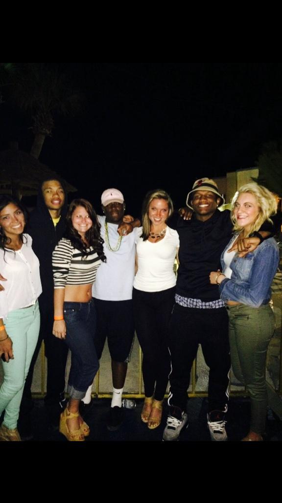 HaysRigatoni's tweet photo. @PCBFessions tbt @JustListenTBG 😤 http://t.co/T8qivNYsEJ