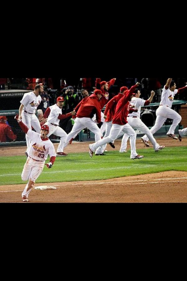 AmericasCreed's tweet photo. #tbt @Cardinals @STLCardsNest @BirdsOnTheBat13 @TheBirdCage11 #WS2011 #12in14 http://t.co/sgbplhxVXh