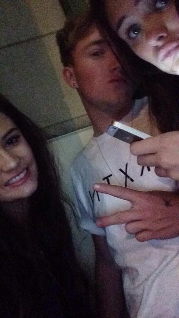 vickybinstead95's tweet image. Always a messy night in Brighton 🍹@Alexfieldsend07 @Anna_Viviani