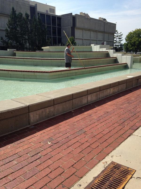 MSUPartyFouls's tweet photo. Just cooling off on a hot day http://t.co/FNm7h2JlNN