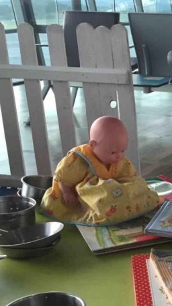 AboutAbbie's tweet image. 💥MISSING CHILD💥
NAME: EMMA LEE
LAST SEEN: AIRPORT
ANY INFO TO @Caspar_Lee 
#FINDEMMA