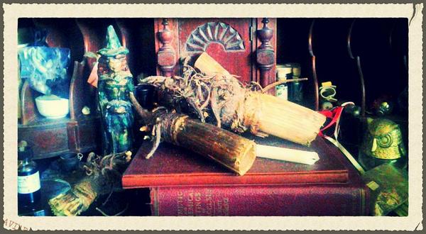 Ravenwyck's tweet photo. A #Witches work is never done... #RootMagick with #Angelica #Ancient power of protection! http://t.co/EkssOS4YHs