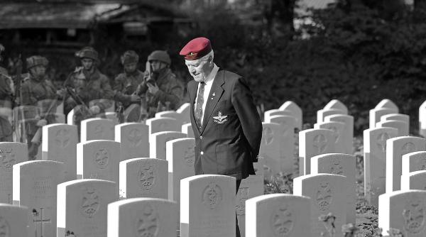 WWIIpix's tweet photo. In nine days nearly 1500 paratroopers of the 1st Airborne Division were killed in action in the Arnhem area. #OMG70 http://t.co/NGQ0OSey8O