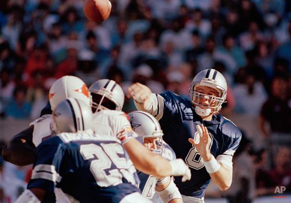 AP_Images's tweet photo. For this week's edition of #APBlitz we have the most futile #NFL seasons of all-time - http://t.co/Hfv0PD6U0t http://t.co/eGqcczsSEr