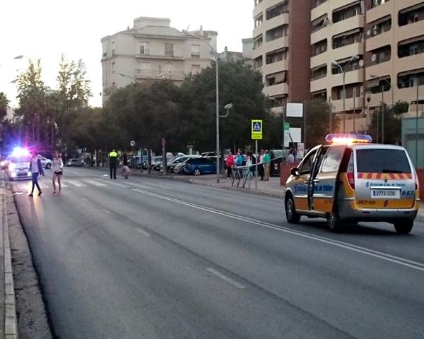 Extremadura7D's tweet photo. Atropello en la Avenida del Perú de Badajoz - SUCESOS - http://t.co/qP9zH2yvgj http://t.co/nzuqujxkmR