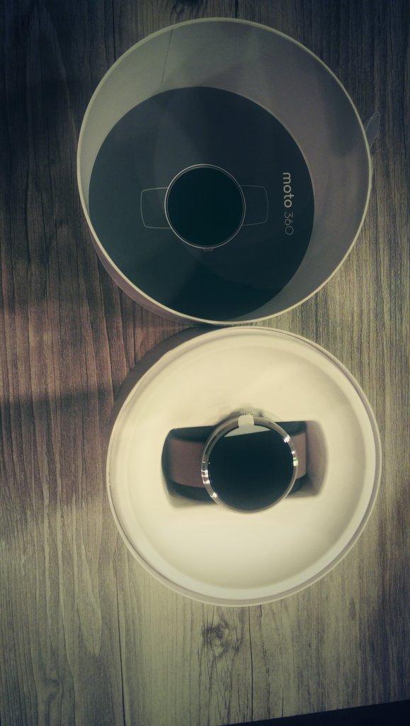 varunagg's tweet photo. Just got the Moto 360! So excited #androidwearables #moretweetnotifications http://t.co/Sx4BN0z07Q