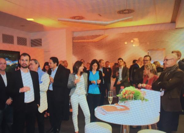thibautfreselle's tweet photo. Après les efforts de nos invités @FFTennis_VIP, place au réconfort autour d'un cocktail dînatoire #TennisAfterwork http://t.co/SwkCzAM4Og