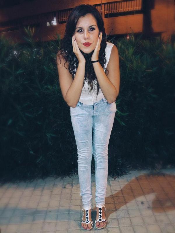 MusatOly's tweet photo. 10! Cuenta atras para ver a la persona que mas quiero en este nomento y estoy ansiosi por verla! Te quiero mi vida :* http://t.co/BQuvQpId90