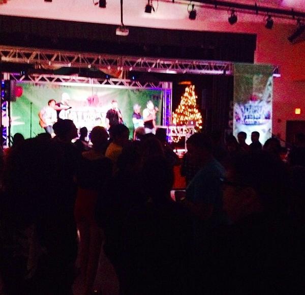 interpuertorico's tweet photo. Todo el mundo bailando en el #BVCT en la #InterSanGermán. http://t.co/ku8OpI5kwP