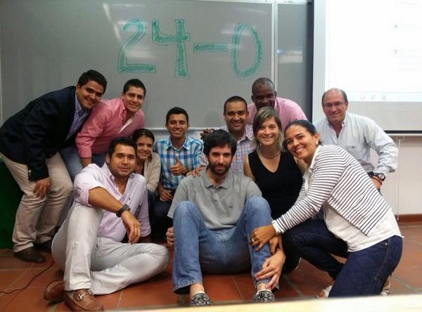 mariairurita's tweet photo. Desde la maestría en #gobierno de @Icesi apoyamos a @24_0 @CesarLopezmusic con su propuesta de paz #MAGob http://t.co/Nxi7FWqEQz