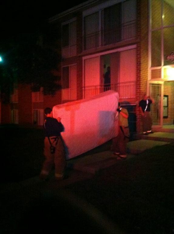 BranchvilleFire's tweet image. After clearing a box. Crew assited a resident with move her furniture into apartment. @Communityservice