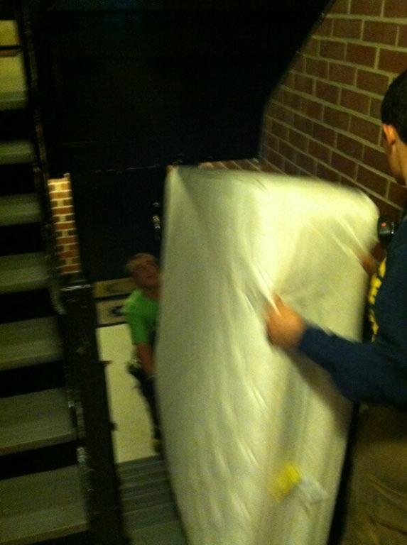 BranchvilleFire's tweet image. After clearing a box. Crew assited a resident with move her furniture into apartment. @Communityservice