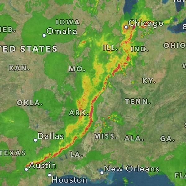 Do312's tweet image. It's raining from @Do312 to @Do512