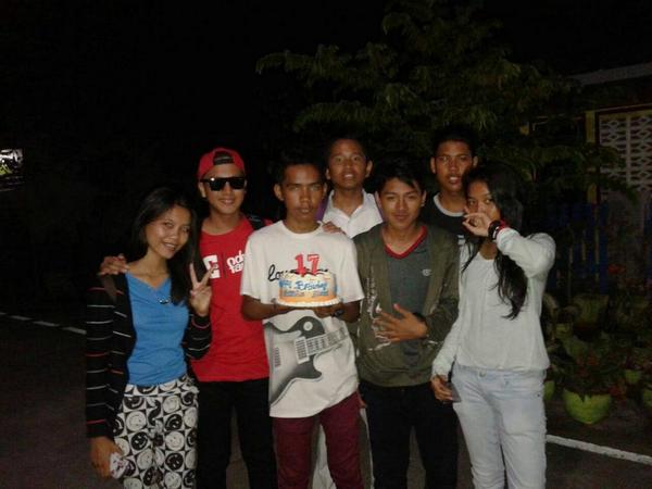 alertXnine_'s tweet photo. Birthday @septia_annisa "21 - 09 - 2014" http://t.co/ZFomUAvyQ3