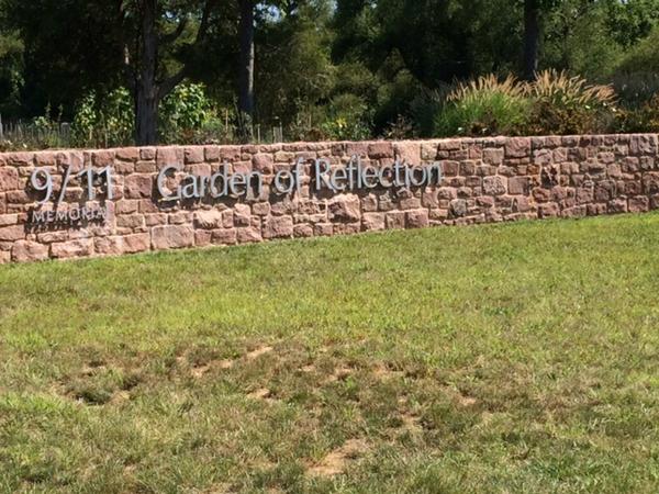 LMTEDC's tweet photo. Great new signage at #LowerMakefield's Memorial Park &amp; #GardenofReflection. http://t.co/do0wf9i6m7. http://t.co/8SfsywzHNL