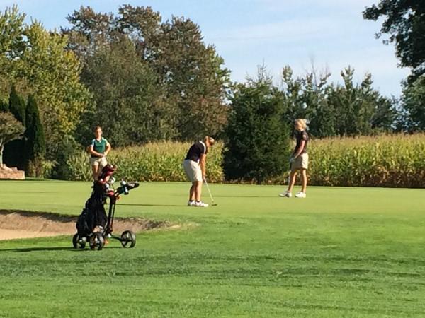 MaroonsAD's tweet image. The lady maroons are hitting well out at their Crestview jamboree #GoMaroons