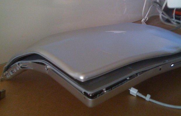 Oh no you guys, the Macbook bends too! http://t.co/VilZY7qyAM<a href="/tag/ux"class="tags"><span>#ux</span></a><a href="/tag/userexperience"class="tags"><span>#userexperience</span></a>