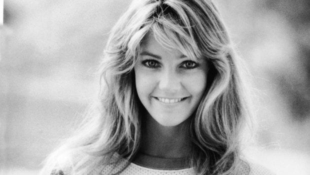 Happy Birthday Heather Locklear! A look at her Dynasty era style  