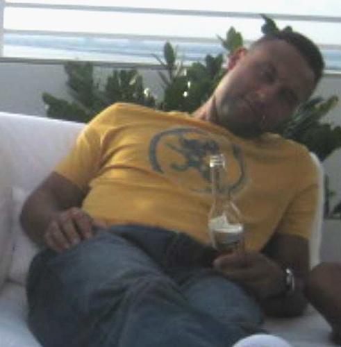 ByaIG22IgAAFw9Z.jpg:large