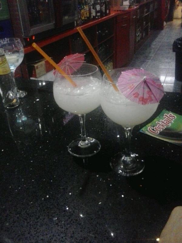 De cocteles con bailarín galáctico ✨ <a href="/manuelsalvador0/">Manuel Salvador ★</a>