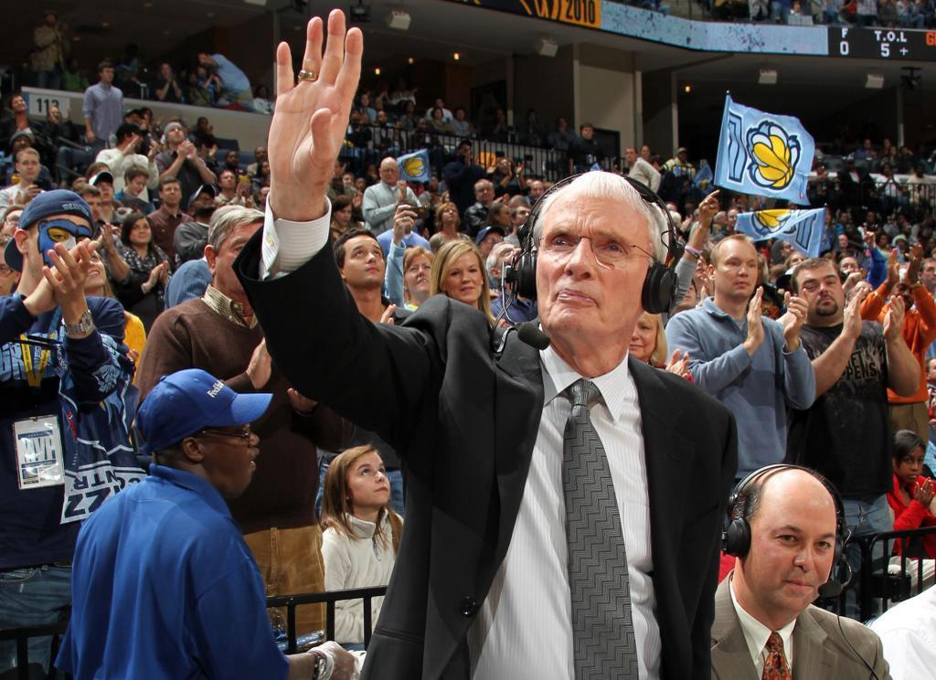 Happy Birthday Hall of Famer,colleague Hubie Brown.He cracks me up with NBA stories. From Bernard King to Big O. 