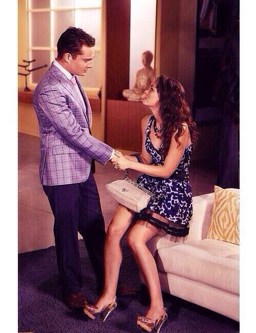 ltsChuck's tweet photo. He looked at her the way all women wanted to be looked at by a man. http://t.co/moK8sZ3wP8