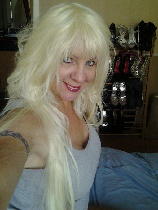 #selfie which one do I choose lol http://t.co/xMYortM9o4<a href="/tag/selfie"class="tags">#selfie</a>