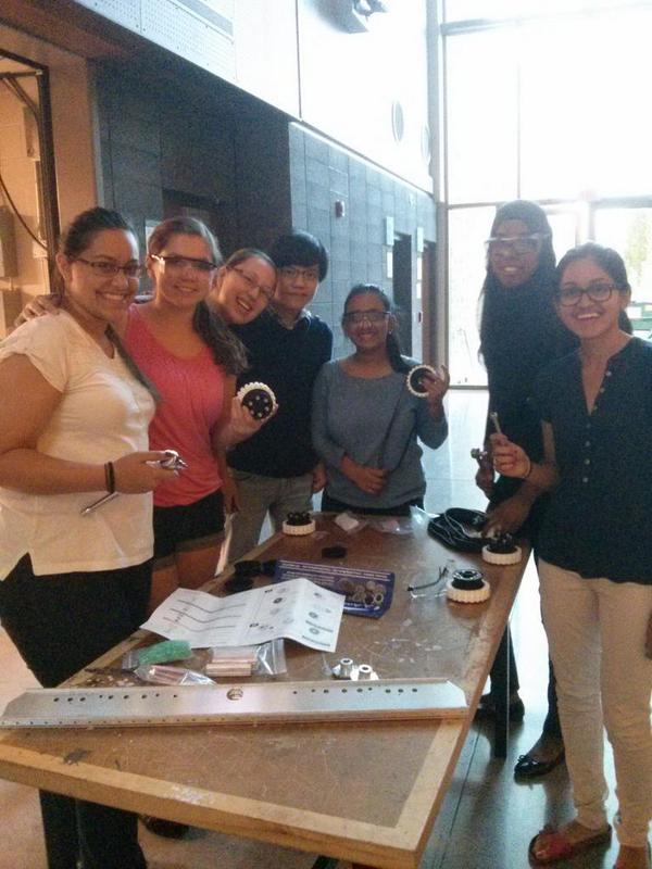WEMARS_org's tweet photo. Who says there are no girls in engineering? @CANFIRST @westernuEng #kitbot #arc #alumnichallenge #robots #girlpower http://t.co/u1ujn0baK4