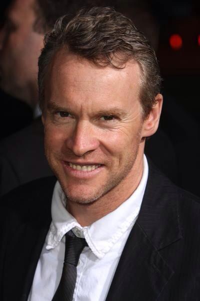 I wanna wish a happy 51st birthday 2 Tate Donovan I hope he has a great day with his family & friends 