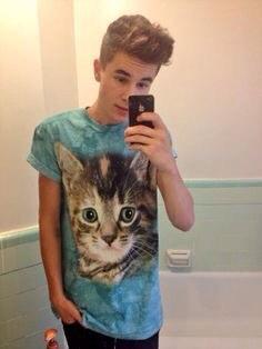 BuiltUpDust_ESA's tweet image. Homecoming outfit ❤️❤️❤️