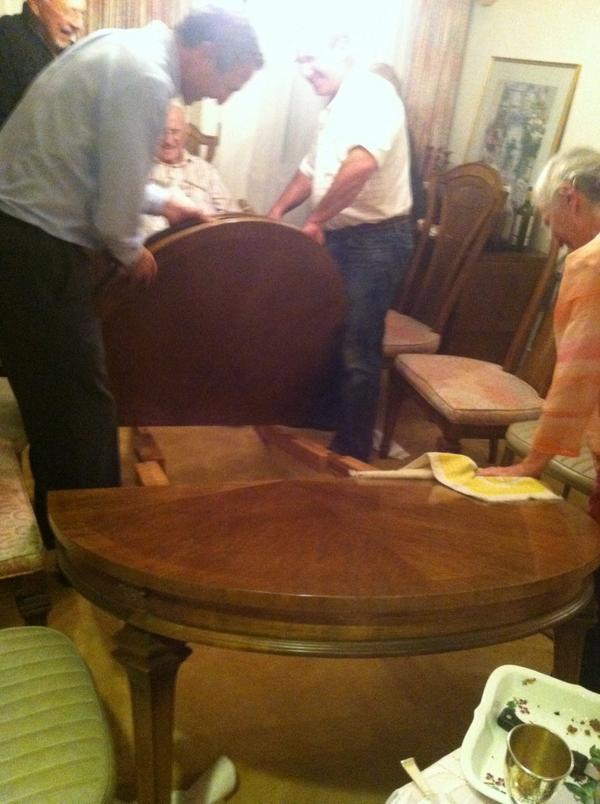 Erica_Horowitz's tweet photo. Its not a family holliday without the table collapsing in the middle of dinner #postcleanup http://t.co/TGgP2zDj37