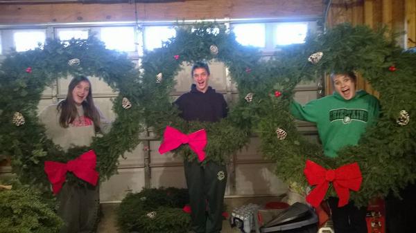 p2ppyw's tweet photo. @PeopleToPeople start thinking about the Holidays now. Live Holiday Wreaths are big, Thanksgiving deadlines. #pywchat http://t.co/DNabvz4pMK