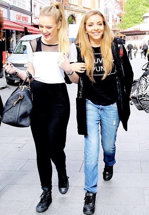 wejadeit's tweet photo. “@nelsonfreckles: Fave jadesy pic #LittleMixAtVSFS #LittleMix http://t.co/2LUnim1xZy”HOLY